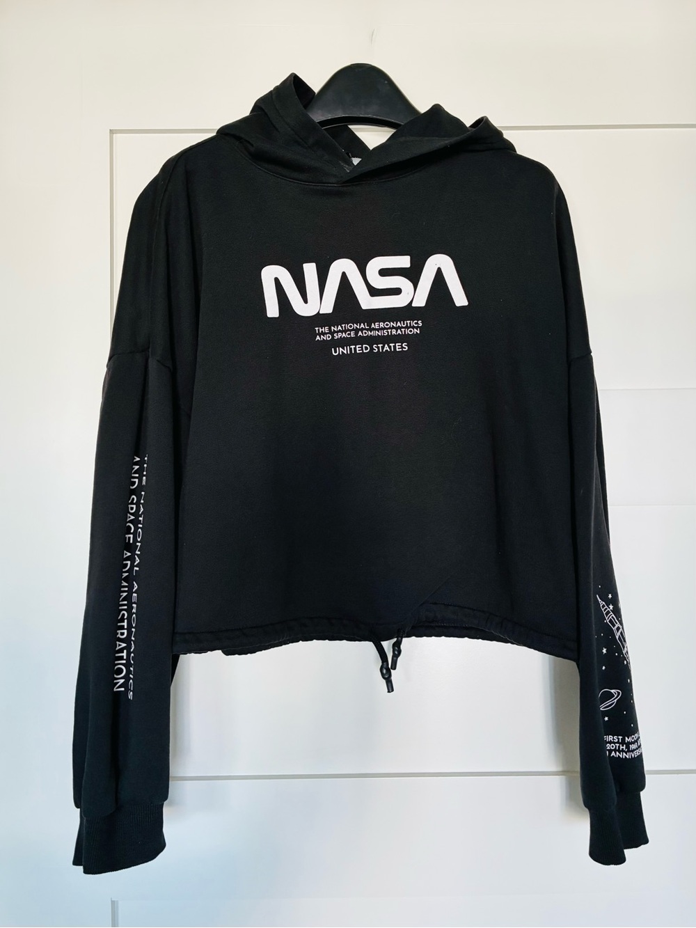 H&M Divided M NASA Black Cropped Hoodie Space Rocket Graphic Sweatshirt